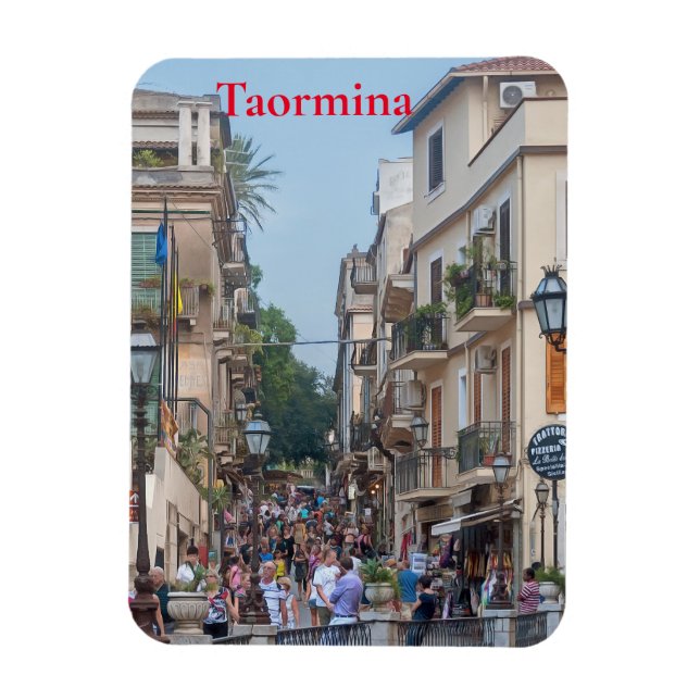 Imán Taormina. 7. (Vertical)