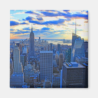 Imán Tarde por la tarde NYC Skyline mientras la puesta