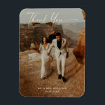 Imán Tarjeta de agradecimiento a Boda manuscrito<br><div class="desc">Este diseño de 2 fotos presenta elegante caligrafía escrita a mano Guión de agradecimiento contra tu hermosa foto boda. Fácilmente personalizado con tus datos personales y fotos.</div>