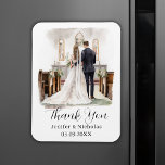 Imán Tarjeta de agradecimiento al Boda de Ilustracion a<br><div class="desc">Casas personalizadas gracias a los favores invitados imanes,  con una novia rubia y un ilustracion acuático novio en una iglesia. Edite la plantilla de la tarjeta con una fecha y los nombres de los recién casados.</div>