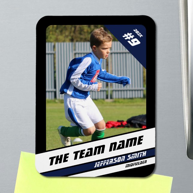Imán Tarjeta de intercambio de jugador de fútbol en neg (Soccer Player Magnet in Black with Custom Team Name and Blue White Elements)
