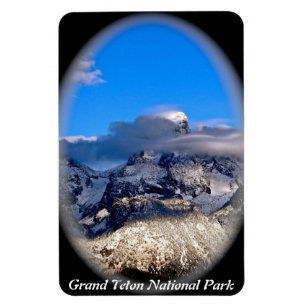 IMÁN TETONS MAGNÍFICO CUBIERTO EN NUBES DE TORMENTA