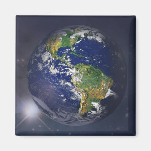 Imán Tierra del planeta que sube sobre el sol en