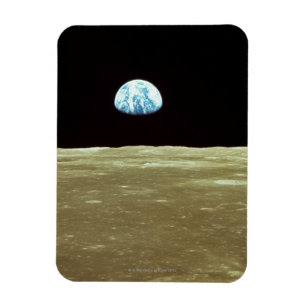 Imán Tierra que sube sobre la luna