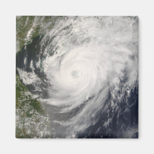 Imán Tifón Neoguri que se acerca a China