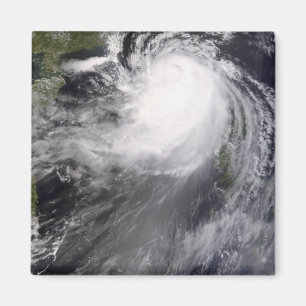 Imán Tifón Nuri que se acerca a China