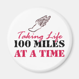 Imán Tomando a vida 100 millas a la vez