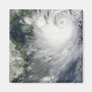 Imán Tormenta tropical Koppu que acerca a avistamiento