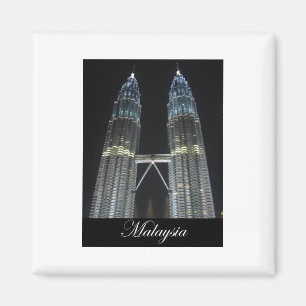 Imán Torres de Petronas en la noche