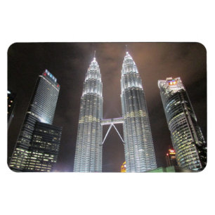Imán torres nocturnas de kuala lumpur