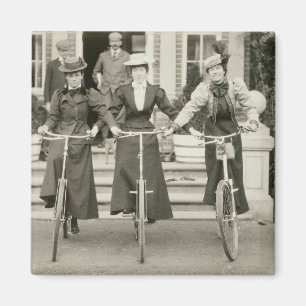 Imán Tres mujeres en las bicicletas, 1900s tempranos