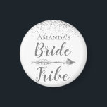 Imán Tribu de novias de boho de plata personalizada<br><div class="desc">El borde plateado Purpurinoso donde está debajo la leyenda de la tribu de novias de Amanda que se puede personalizar para convertirla en la única con una flecha en el medio para un toque extra. La moda Boho vibra.</div>