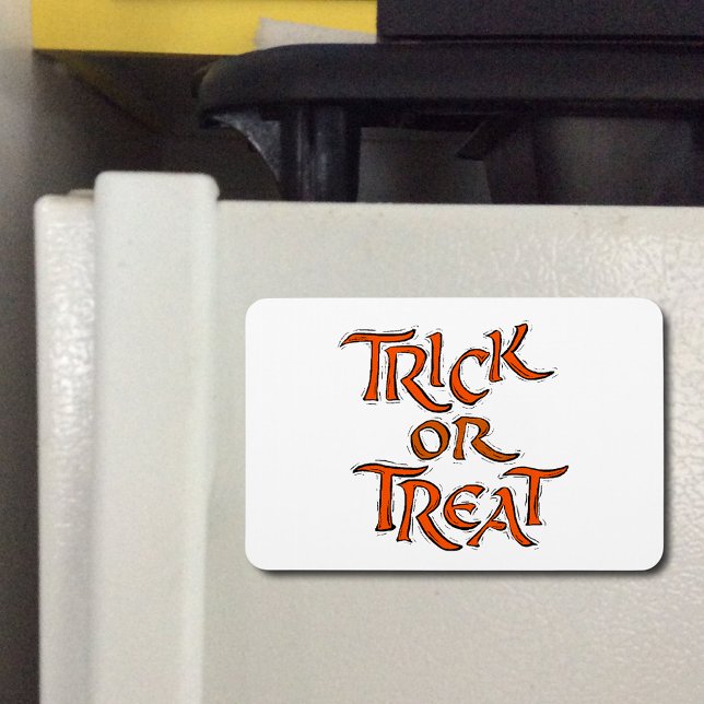 Imán Truco o truco de Halloween para tratar palabras de (Halloween Trick or Treat Shaky Orange Font Flexibl Magnet)