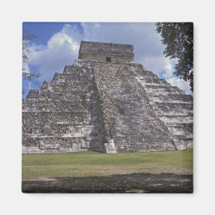 Imán Turistas pasean por un lado de El no restaurado