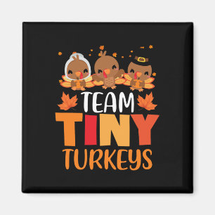 Imán Turquia de enfermería de pavos pequeños en equipo