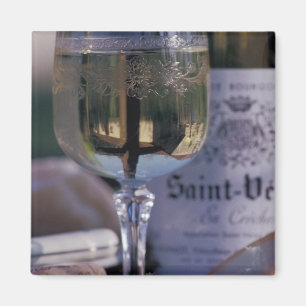 Imán UE, Francia, Chablis, vino local