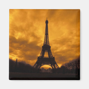 Imán UE, Francia, París. Torre Eiffel.