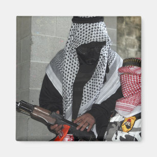 Imán Un agresor enemigo que juega un papel maniobra un 