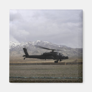 Imán Un Apache AH-64A despegando