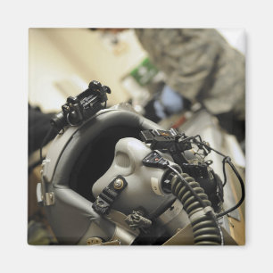 Imán Un casco completamente montado del equipo de vuelo