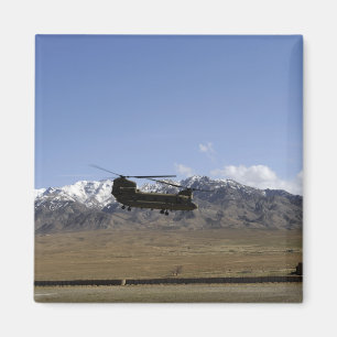 Imán Un CH-47 Chinook saca