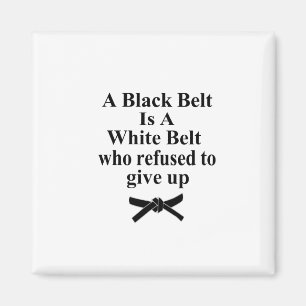 Imán Un Cinturón Negro Es Un Karate De Cinturón Blanco