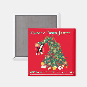 Imán Un gato gracioso en un árbol de Navidad