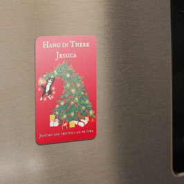 Imán Un gato gracioso en un árbol de Navidad