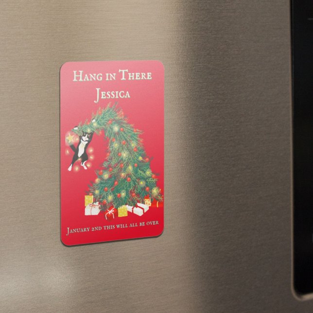 Imán Un gato gracioso en un árbol de Navidad (Funny Sarcastic encouragement Hang In there Cat in Christmas Tree Custom Christmas Magnet)