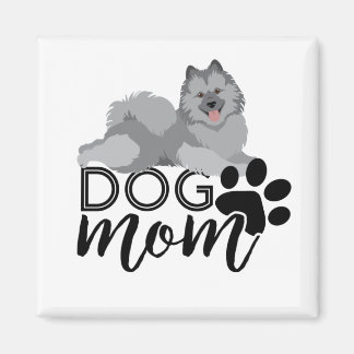 Imán Un gráfico sonriente de Keeshond dice mamá de perr