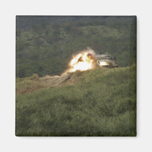 Imán Un marine puntúa como un golpe directo (Frente)