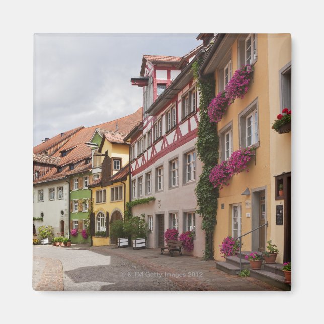 Imán Un pueblo medieval inusualmente bien conservado en (Frente)