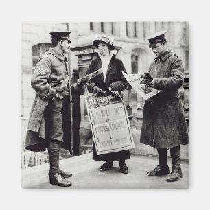 Imán Un Suffragette que vende los periódicos a dos