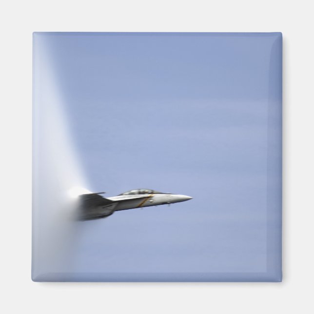 Imán Un Super Cuerno F/A-18E alcanza la velocidad de (Frente)