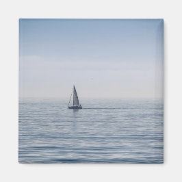 Imán Un velero en un mar tranquilo