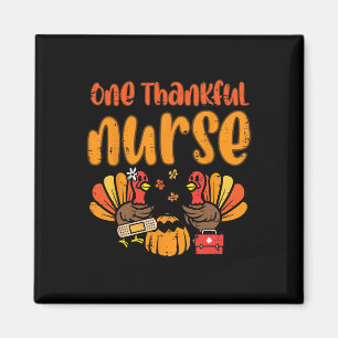 Imán Una enfermera agradecida Turquía el Día de Acción 