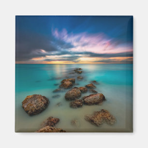 Imán Una puesta del sol hermosa sobre turcos y Caicos