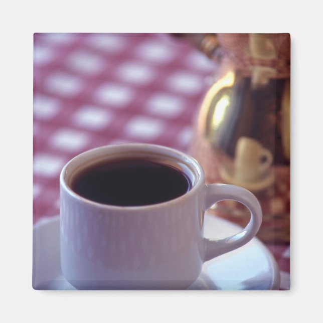 Imán Una taza de café árabe. Siria. Medio (Frente)