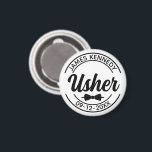 Imán Usuario personalizado con nombre personalizado y f<br><div class="desc">Celebra tu día de bodas con un regalo único y significativo para tus pastores! Este imán Usher personalizado presenta su nombre y su fecha de boda, creando una nota especial para agradecerles por su papel en su gran día. Perfecto para exhibirlo en frigoríficos, taquillas o cualquier superficie magnética, es una...</div>