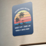 Imán Vacaciones de la familia de cruceros Retro Palm Tr<br><div class="desc">Este diseño puede ser personalizado en el área proporcionada cambiando la foto y/o el texto. O puede personalizarse haciendo clic en Personalizar esta plantilla y, a continuación, eligiendo la opción de hacer clic en el personalizar y eliminando o cambiando el color del fondo, agregando texto, cambiando el color o estilo...</div>