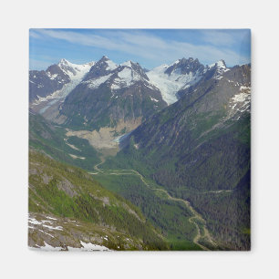 Imán Valle tallado por glaciares de Alaska