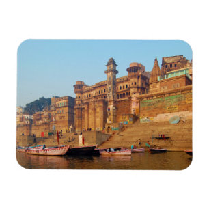 Imán Varanasi la India según lo visto del río de Gang