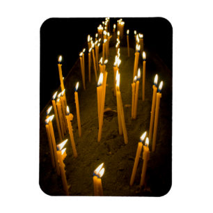 Imán Velas encendidas en una iglesia, Armenia