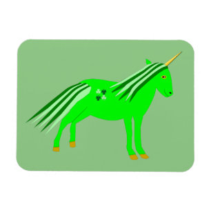 Imán Verde irlandés lindo y unicornio de oro