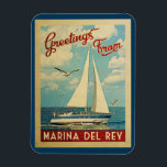 Imán Viaje California del vintage del velero de Marina<br><div class="desc">Este los saludos de características del diseño náuticas del viaje del vintage de Marina Del Rey California una navegación del barco en el agua con gaviotas y un cielo azul llenaron de las nubes blancas hinchadas magníficas.</div>