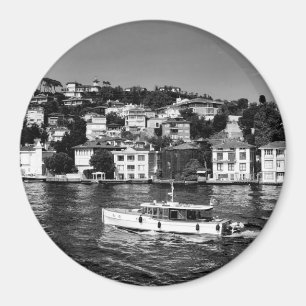 Imán Vibra veraniega en el Bósforo en Estambul