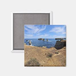 Imán Victoria’s Bay of Islands Coastal Panorama