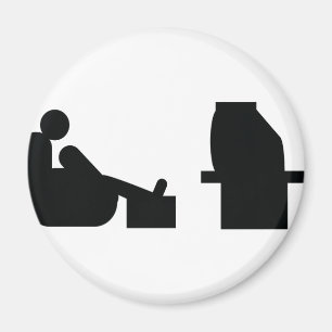 Imán viendo televisión