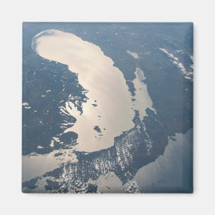 Imán Vigas Sunglint frente al lago Michigan