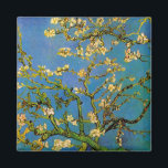 Imán Vincent van Gogh - Floreciente árbol de almendros<br><div class="desc">El floreciente árbol de almendros (1890) de Van Gogh es una antigua pintura post impresionsionismo de arte fino de vida floral. Una rama de un almendro en flor en un jardín de primavera con el cielo azul en el fondo. Hermosas flores blancas florecientes. Sobre el artista: Vincent Willem van Gogh...</div>